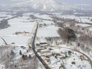Discover your dream getaway in this picturesque snowy landscape, offering proximity to renowned ski resorts like Niseko Village, Moiwa, and Hirafu.