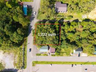 Discover this expansive 1,222 sqm plot of land, perfect for your next development project.
