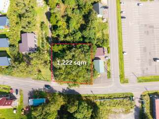 Discover this prime 1,222 sqm plot of land, perfectly situated for development.