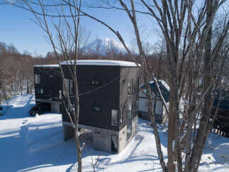 Chalet for sale in Soga with 3 Bedrooms