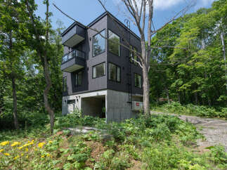 Chalet for sale in Soga with 3 Bedrooms