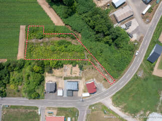 Discover this prime parcel of land, perfect for development or agricultural use.