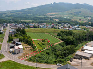 Discover this prime parcel of land, ideally situated in a serene rural setting with a majestic mountain backdrop.