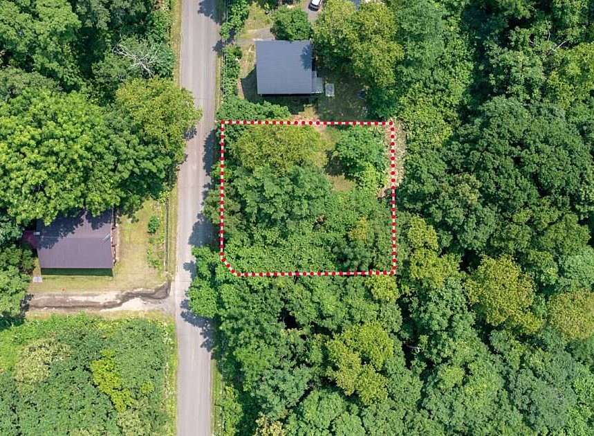 Discover this prime parcel of land, perfect for your dream home or investment.