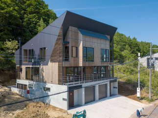 Chalet in Niseko Hirafu with 8 Bedrooms and 6 Bathrooms