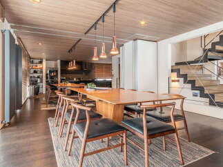 Chalet in Niseko Hirafu with 8 Bedrooms and 6 Bathrooms