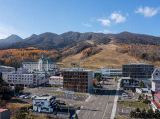 Discover this charming property nestled in a picturesque mountain town, perfect for year-round enjoyment.