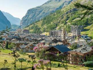 Chalet for sale in Val D Isere with 5 Beds