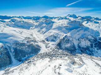 Chalet for sale in Val D Isere with 5 Beds