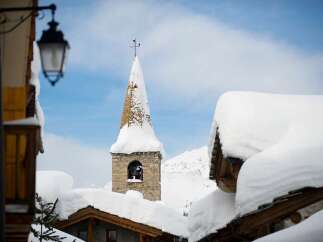 Chalet for sale in Val D Isere with 5 Beds