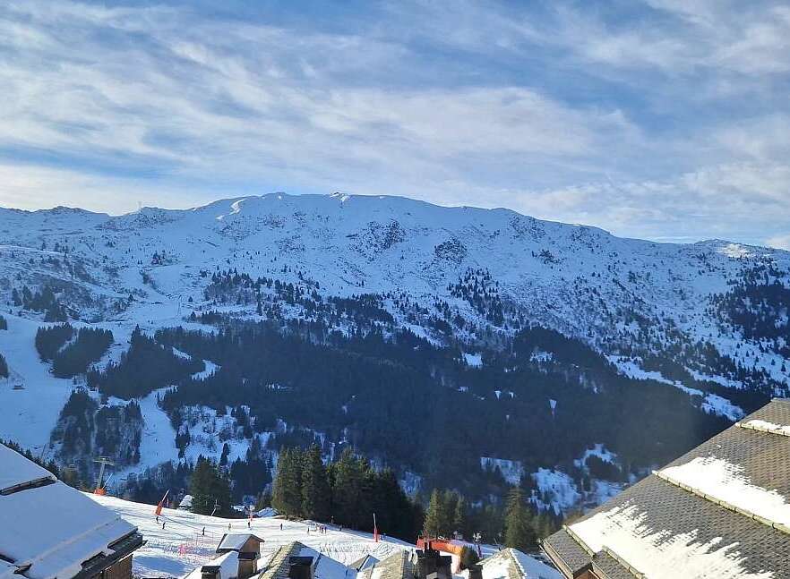 Experience the ultimate mountain lifestyle with this stunning property offering breathtaking panoramic views of snow-capped peaks and pristine ski slopes.