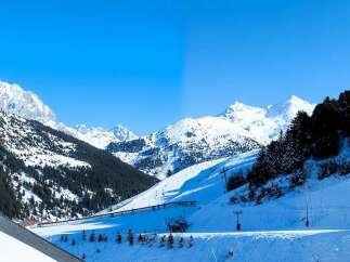 New Development in Meribel with 5 Bedrooms and Ski in/Ski out