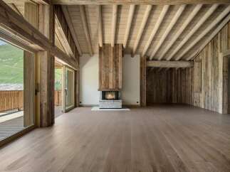 New Development in Val D Isere with 5 Beds and Ski in/Ski out