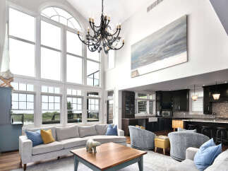 For Sale in Collingwood with 4 Bedrooms and 5 Bathrooms
