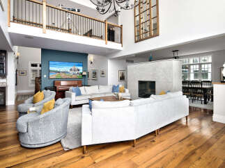 For Sale in Collingwood with 4 Bedrooms and 5 Bathrooms