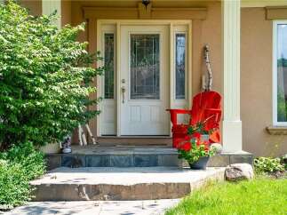 For Sale in Blue Mountains with 3 Beds and 3 Bathrooms