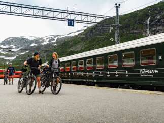 Experience the breathtaking beauty of Norway with a scenic train journey on the Flåm Railway.
