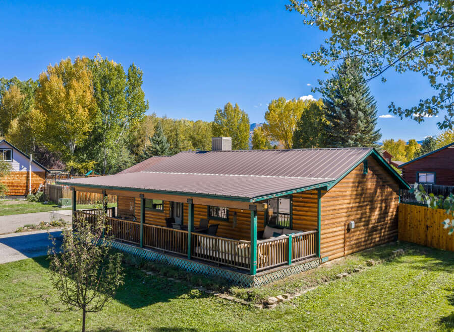 Experience rustic charm in this beautiful log cabin, perfect for a mountain getaway.