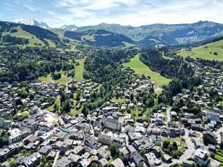 Apartment for sale in Megeve with 3 Beds and Ski in/Ski out