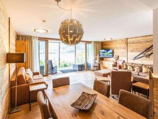 Luxury at its best!  A two-bedroom holiday flat with panoramic views right on the shores of Lake Zell