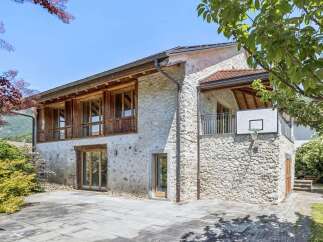 For Sale in Yvorne with 6 Beds