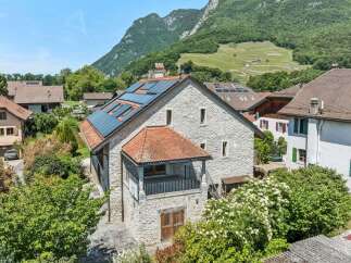 For Sale in Yvorne with 6 Beds