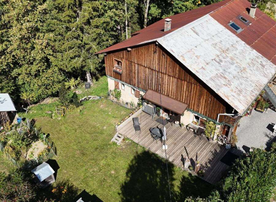 Discover this charming property nestled amidst lush greenery, perfect for those seeking tranquility.