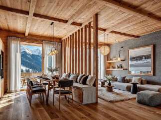 Experience luxurious mountain living in this stunning alpine retreat.