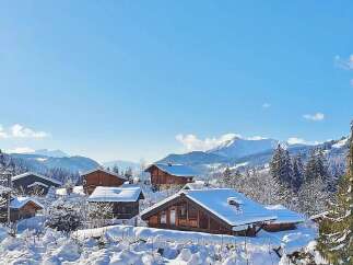 Chalet in Les Gets with 3 Beds