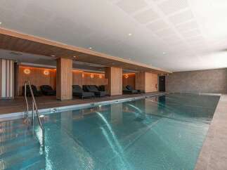 Apartment for sale in Alpe D Huez with 1 Bedroom and Ski in/Ski out