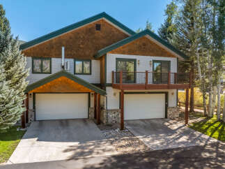 For Sale in Steamboat Springs with 3 Beds and 4 Bathrooms