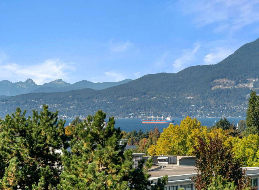 Experience breathtaking panoramic views of the majestic mountains and the sparkling blue water from this stunning property.
