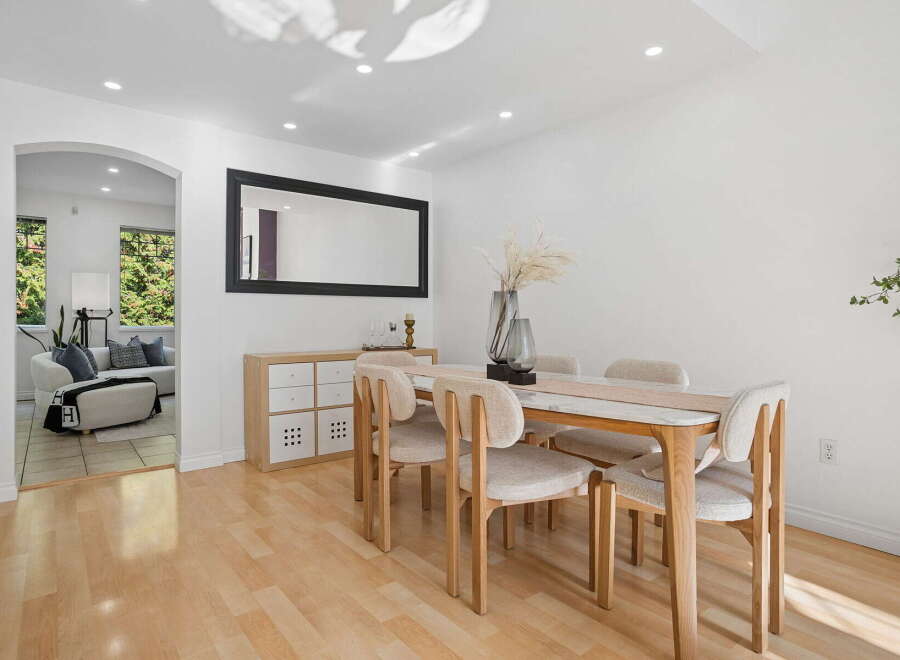 Step into this inviting dining area, perfect for hosting gatherings.