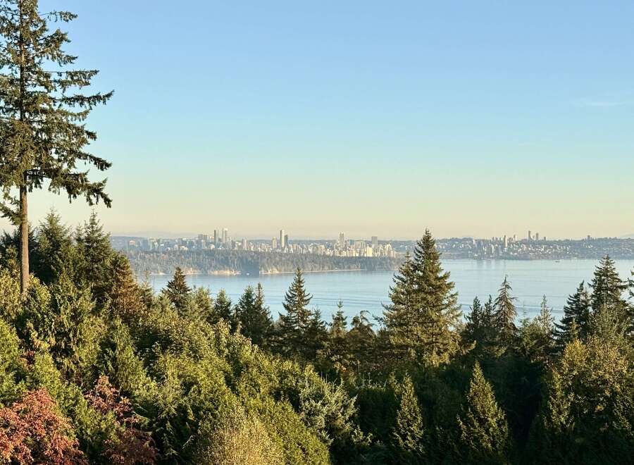 Experience breathtaking panoramic views of the Vancouver skyline and the sparkling blue water from this elevated vantage point.