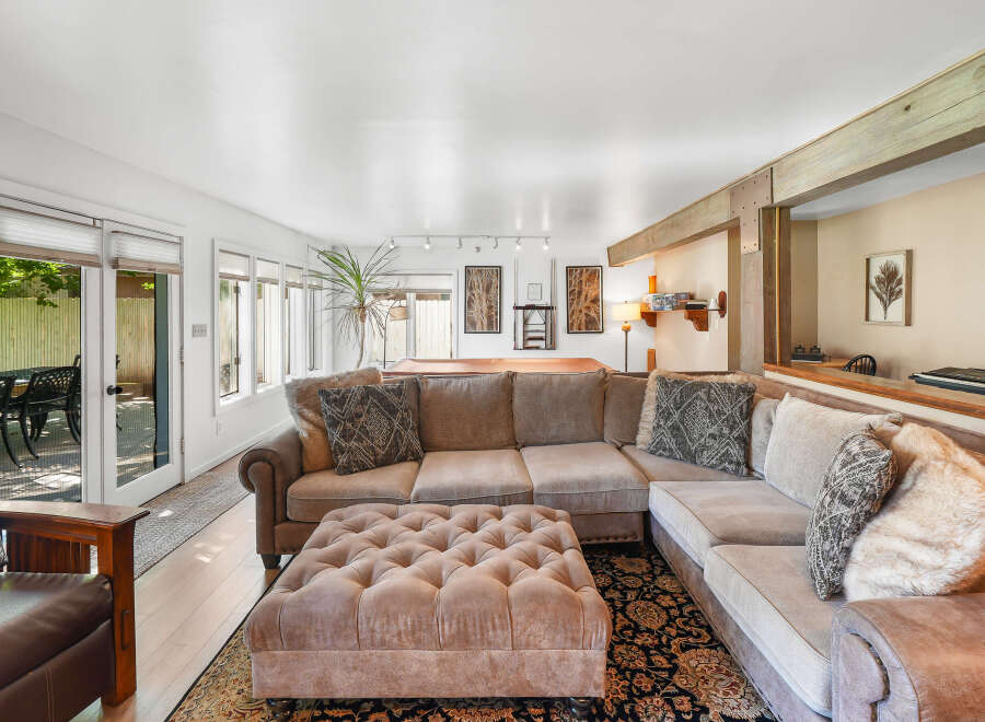 Step into this inviting living space, perfect for relaxation and entertainment.