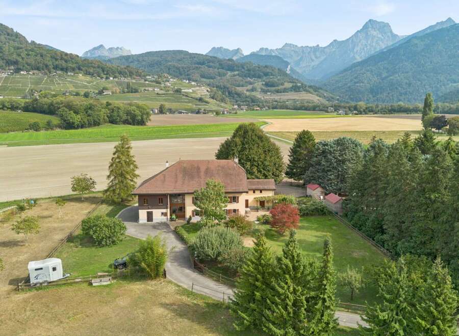 Discover this charming property nestled amidst picturesque rolling hills and majestic mountains.