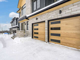 For Sale in Blue Mountains with 4 Bedrooms and 5 Bathrooms