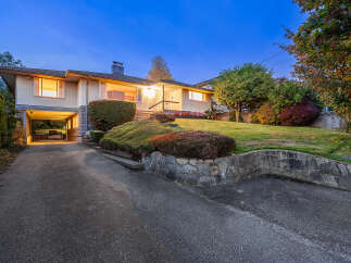 For Sale in West Vancouver with 4 Bedrooms and 4 Bathrooms