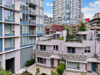 For Sale in Vancouver with 3 Bedrooms and 3 Bathrooms