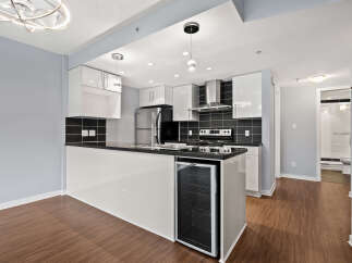 For Sale in Vancouver with 3 Bedrooms and 3 Bathrooms