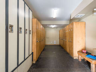 Discover a practical and organized locker room space, perfect for any athletic facility or shared accommodation.