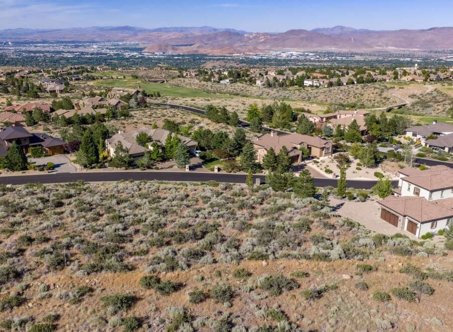 Experience luxury living in this stunning estate, nestled amidst rolling hills and offering breathtaking panoramic views of the valley and distant mountains.
