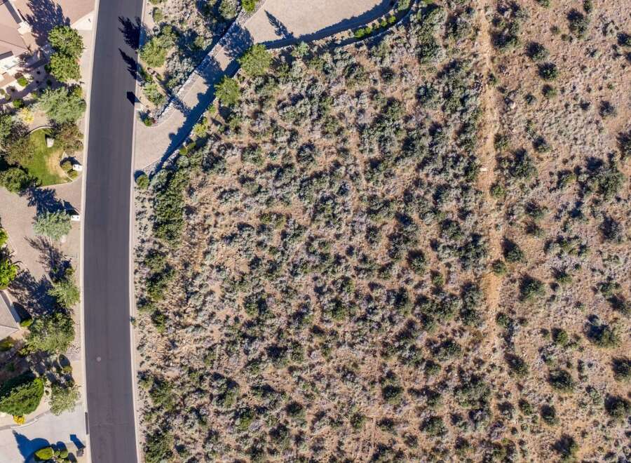 Discover this prime vacant lot, perfect for building your dream home in a desirable neighborhood.