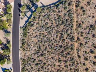 Discover this prime vacant lot, perfect for building your dream home in a desirable neighborhood.