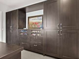Discover luxurious custom closet organization designed for efficiency and style.