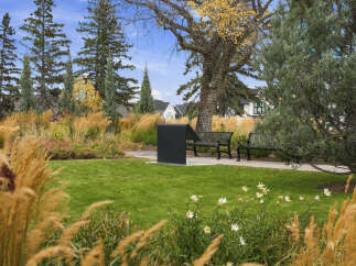Discover this beautifully landscaped community park, perfect for relaxation and outdoor enjoyment.