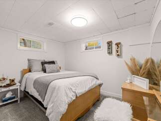 Discover this charming bedroom, perfect for a cozy retreat.