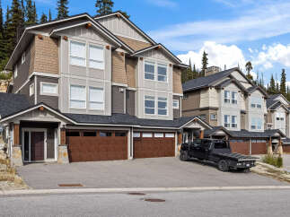 For Sale in Big White with 3 Beds and 4 Bathrooms