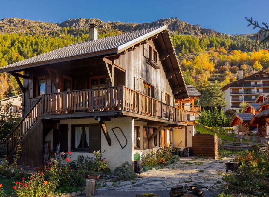 Chalet in Le Monetier-les-Bains - Image 2
