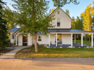 For Sale in Steamboat Springs with 4 Bedrooms and 4 Bathrooms